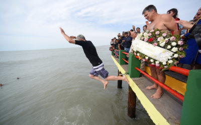 El Intendente de Villa Gesell, Gustavo Barrera dió inicio a la temporada y se realizó la “bendición de las aguas”