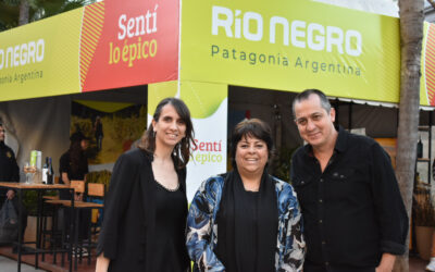 Río Negro promocionó la temporada de primavera ante una multitud en Córdoba